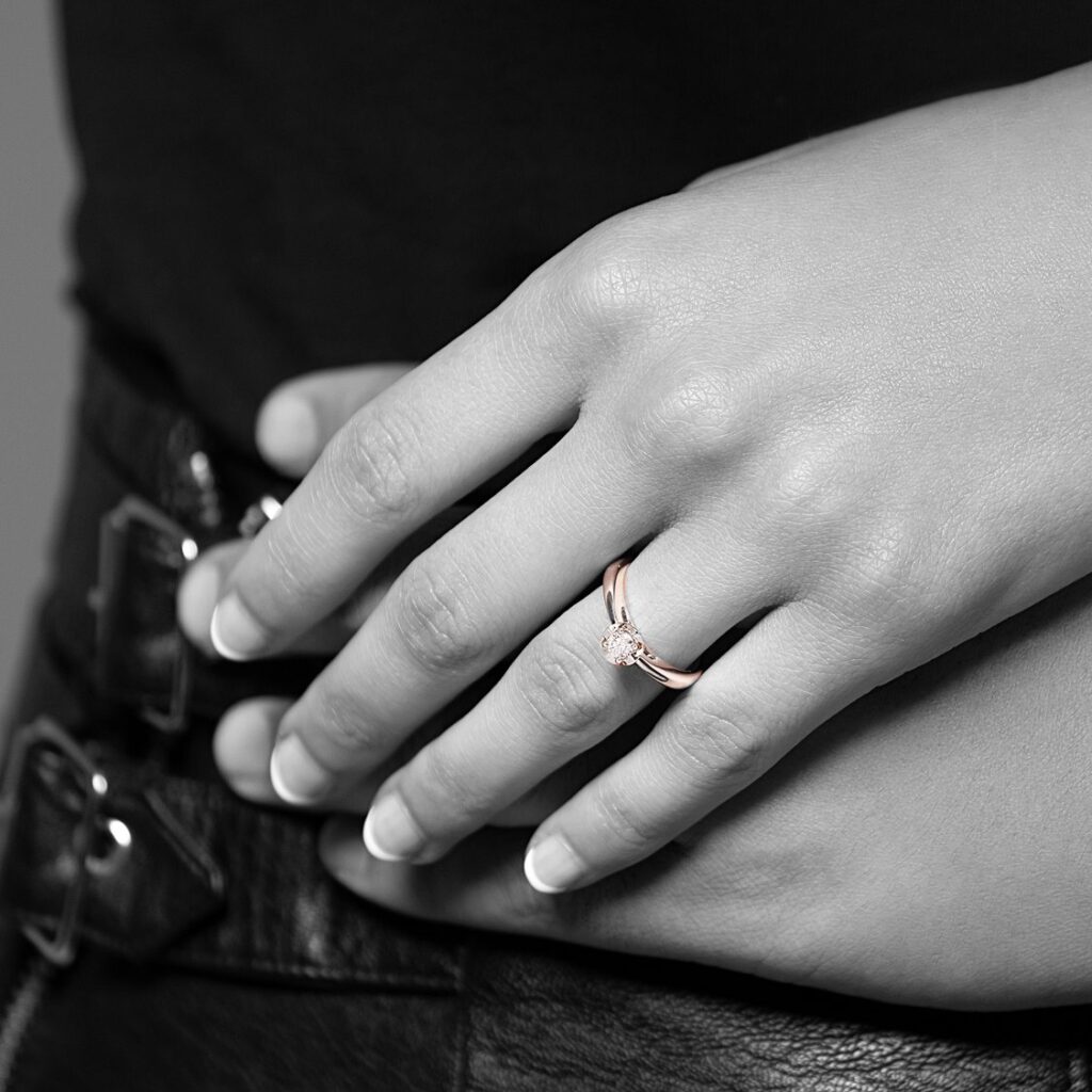 Tips Membeli Cincin Berlian Wanita Untuk Pasangan