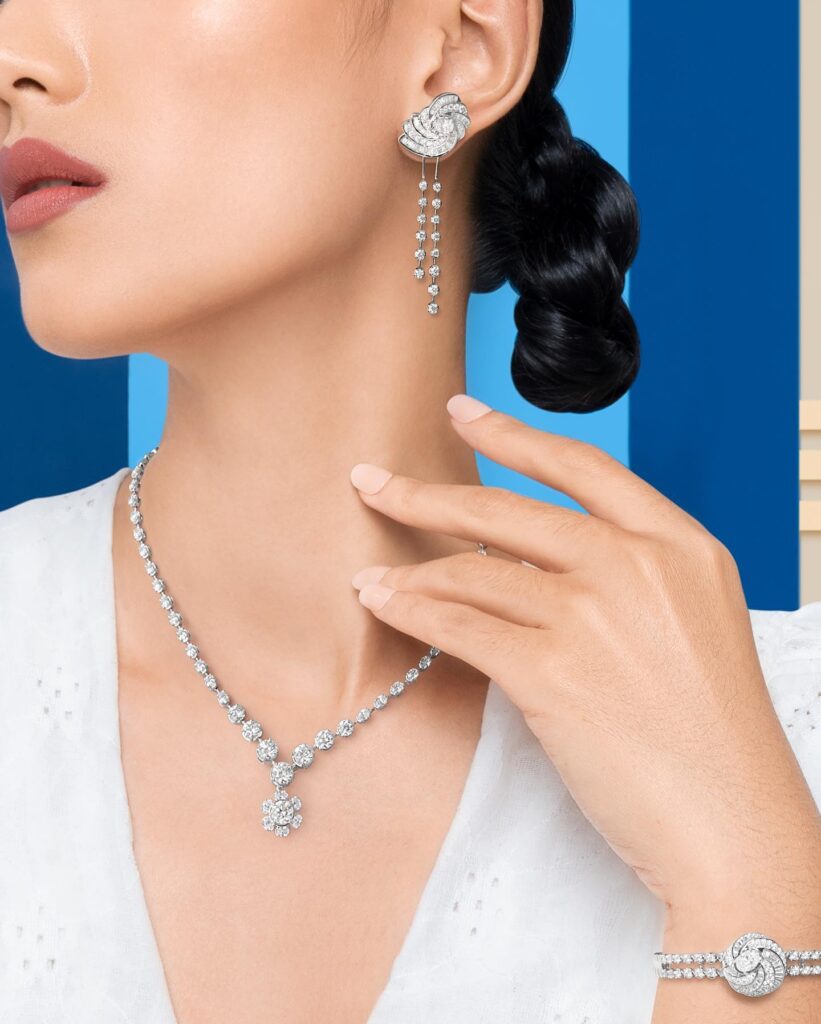 Cara Mengupgrade Anting Berlian Simple untuk Tampil Lebih Glamor