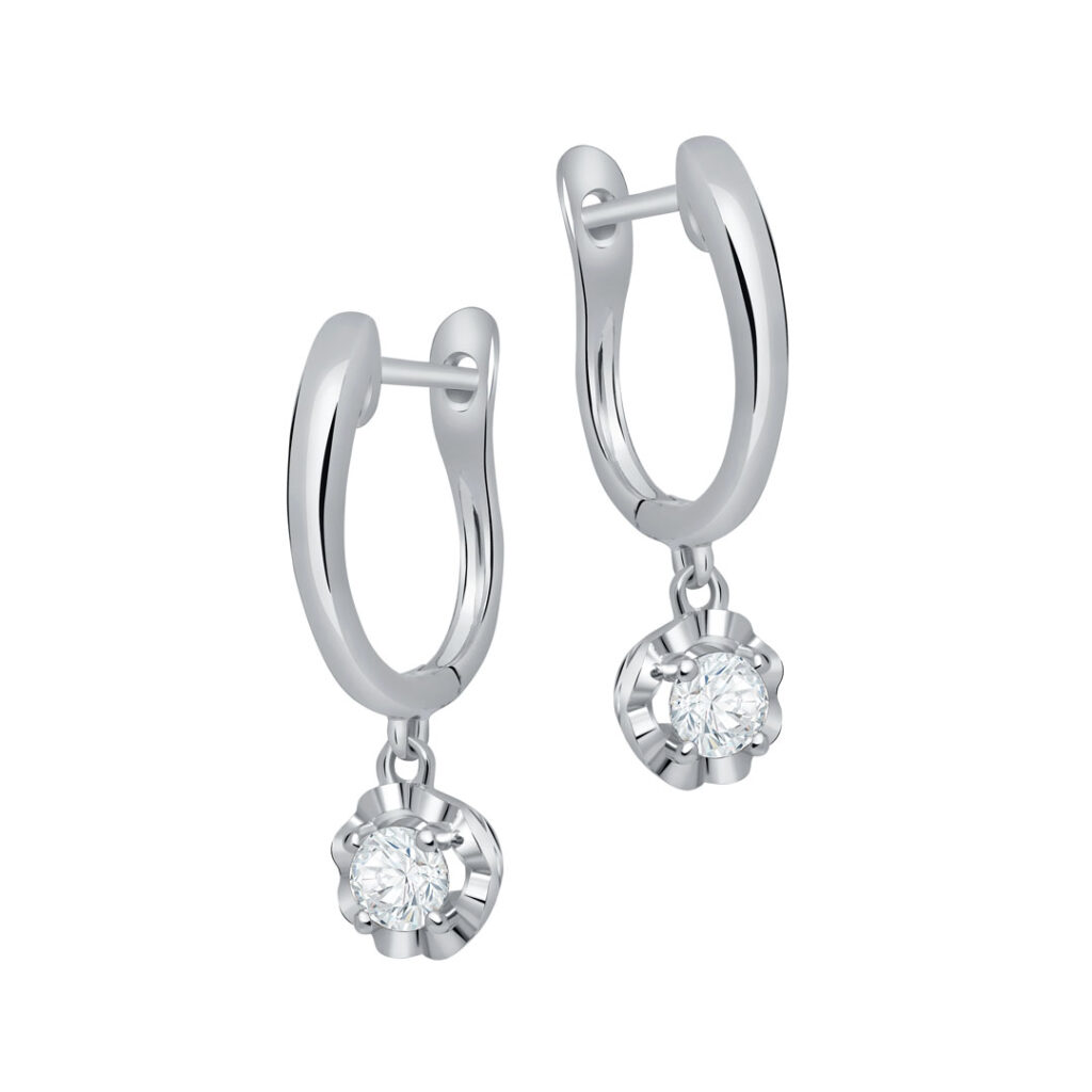Tampil Festive di Setiap Kesempatan dengan Anting Emas